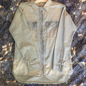 Madewell chambray ex-boyfriend buttondown shirt